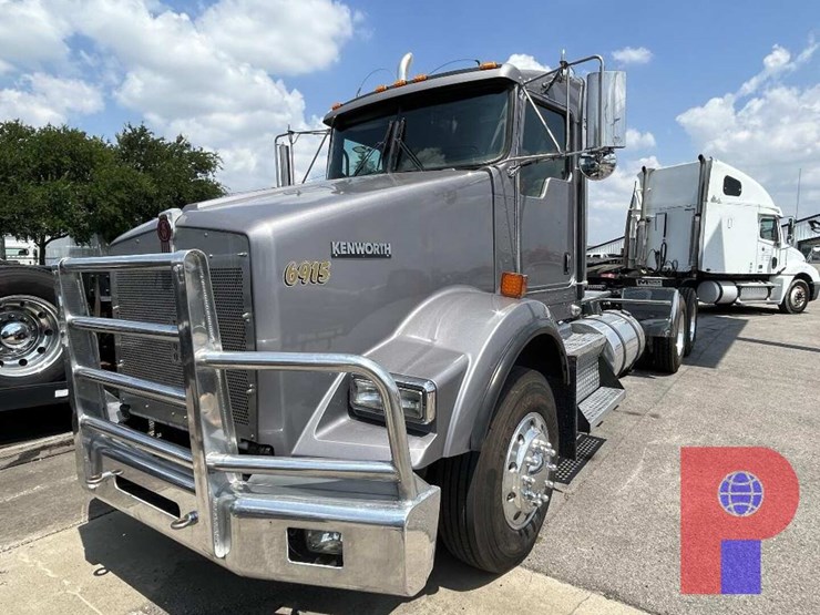 2013-kenworth-t800-image-7