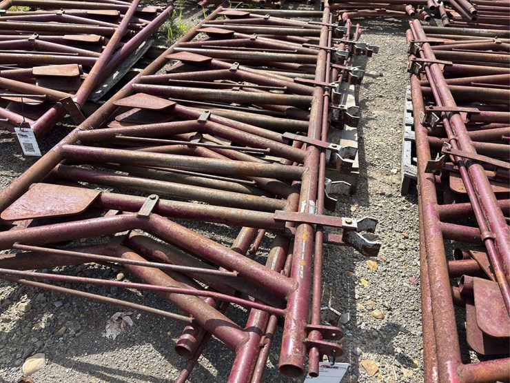 pallet-of-(3)-cattle-headlocks-image-1