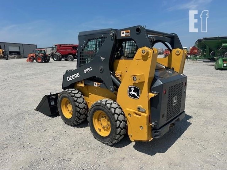 2018-deere-318g-image-3
