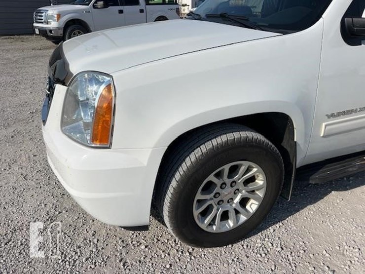 2011-gmc-yukon-xl-image-11
