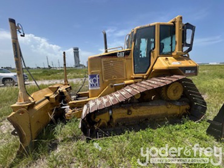 2005-caterpillar-d5n-image-1