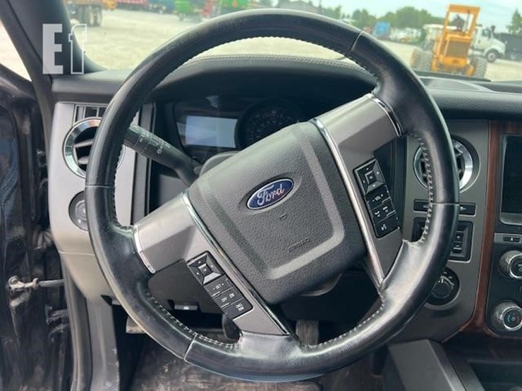 2015-ford-expedition-platinum-image-42