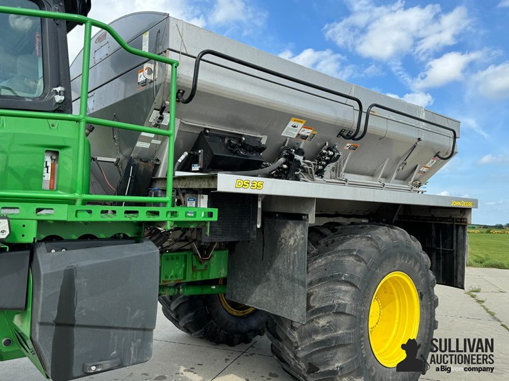 2022-john-deere-800r-image-11