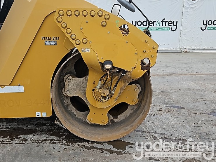 2011-caterpillar-cb54-image-14