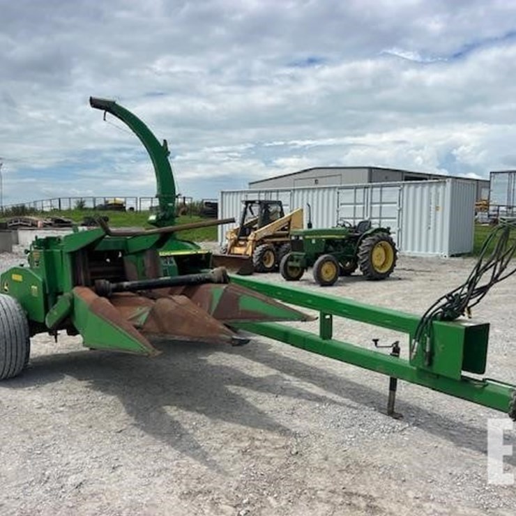 2010 JOHN DEERE 3975