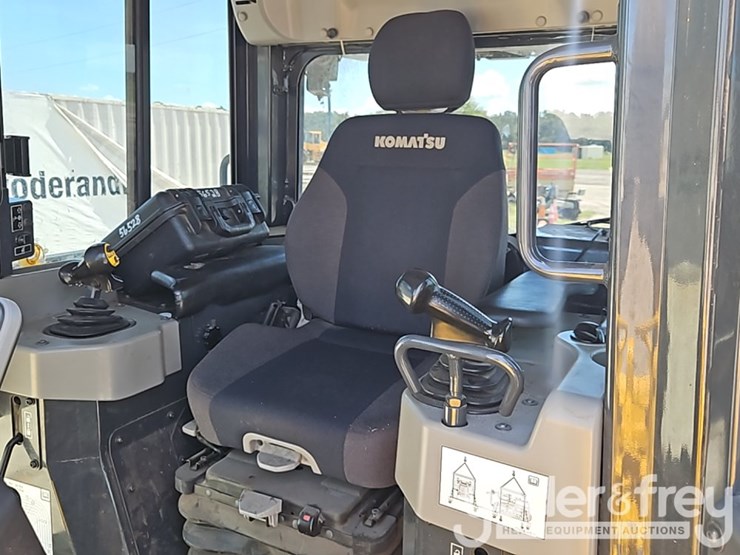 2022-komatsu-d51pxi-24-image-29