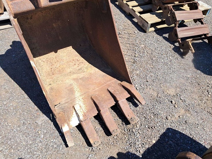 werk-brau-24"-bucket-w/-teeth-image-2