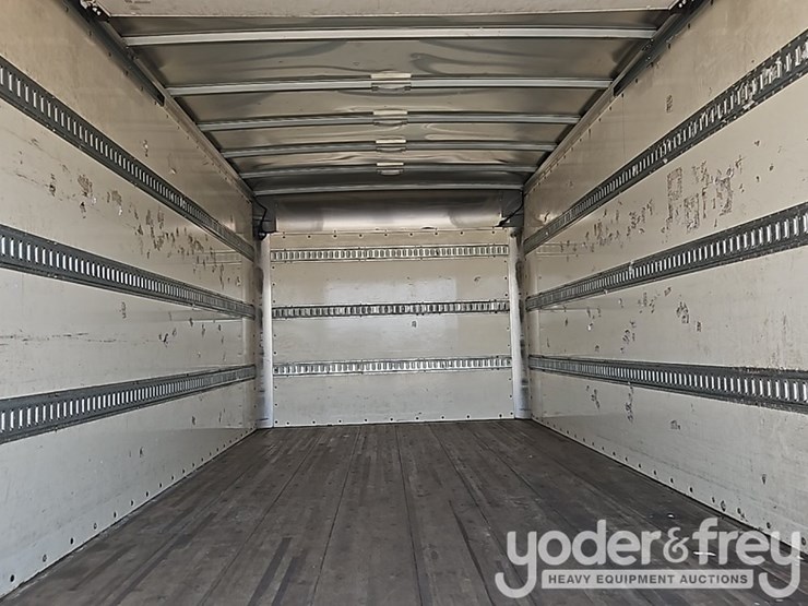 2019-hino-195-image-20