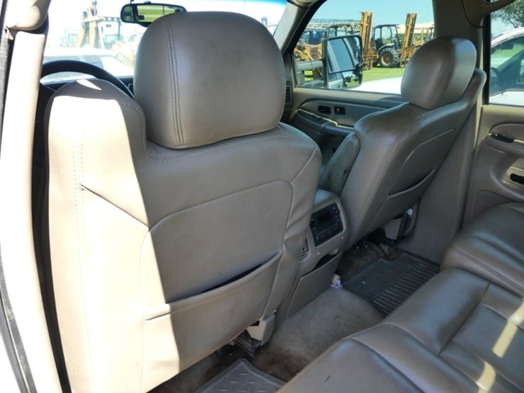 2005-chevrolet-3500-image-10
