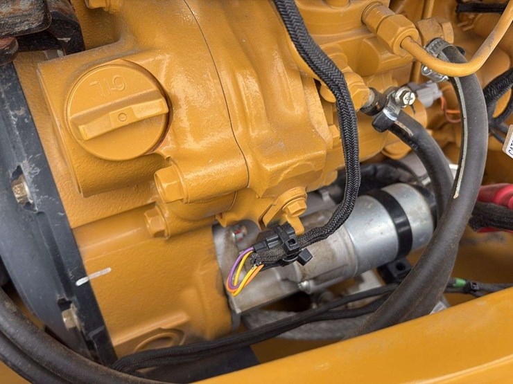 2022-caterpillar-906m-image-17
