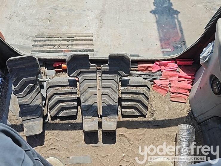 2019-volvo-ecr145el-image-42