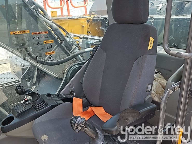 2021-volvo-ec250el-image-40
