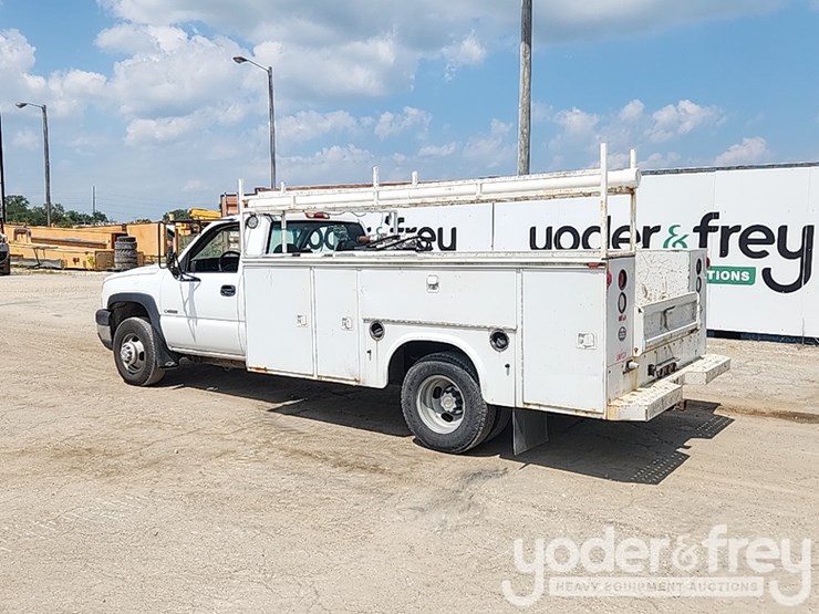 2007-chevrolet-3500-image-3