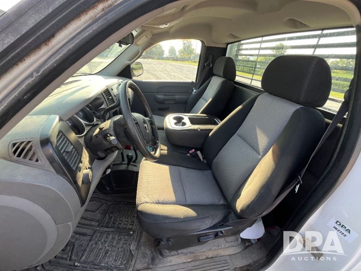 2009-gmc-3500-image-44