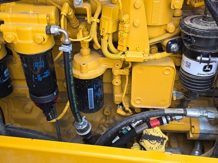 2021-deere-524l-image-53