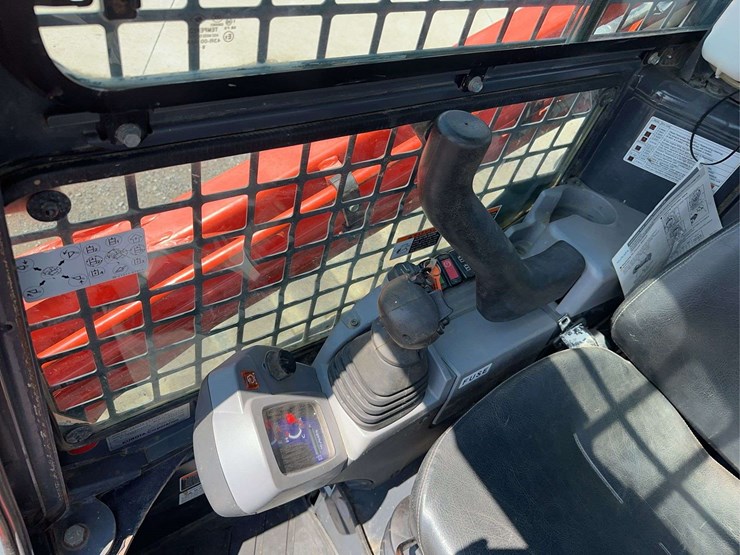 2019-kubota-svl75-2-image-31