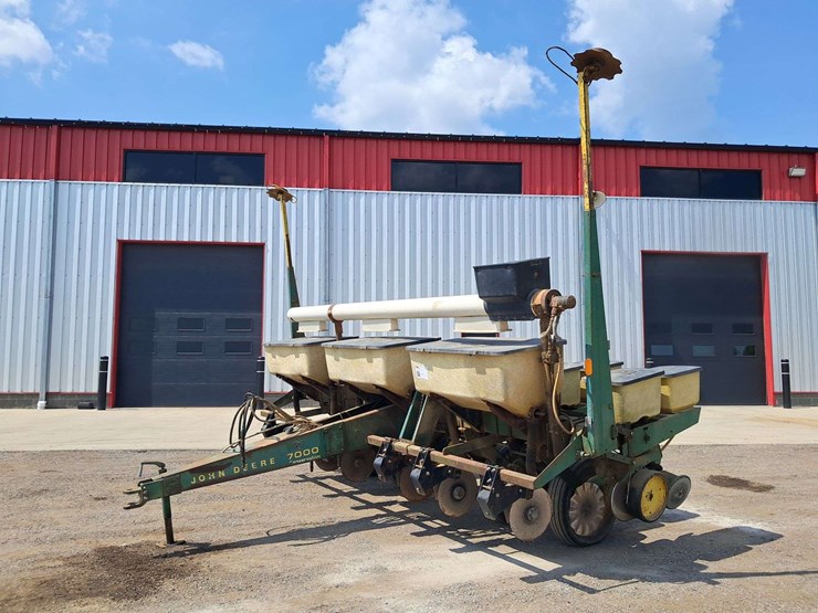 john-deere-7000-image-1