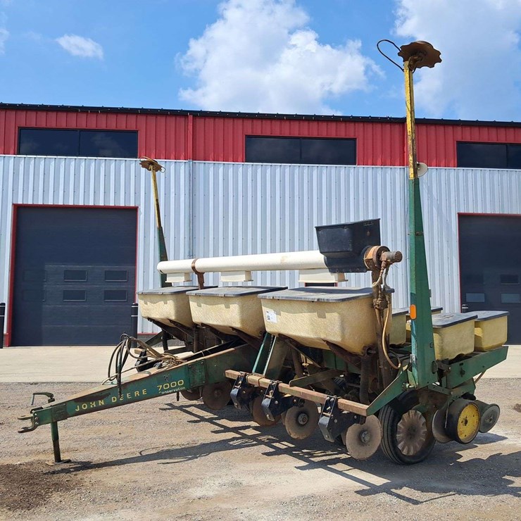 JOHN DEERE 7000