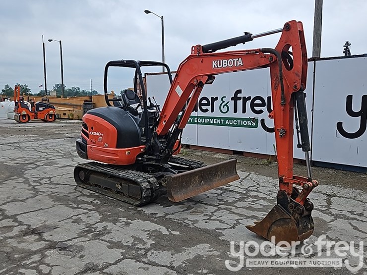 2019-kubota-kx040-4-image-7