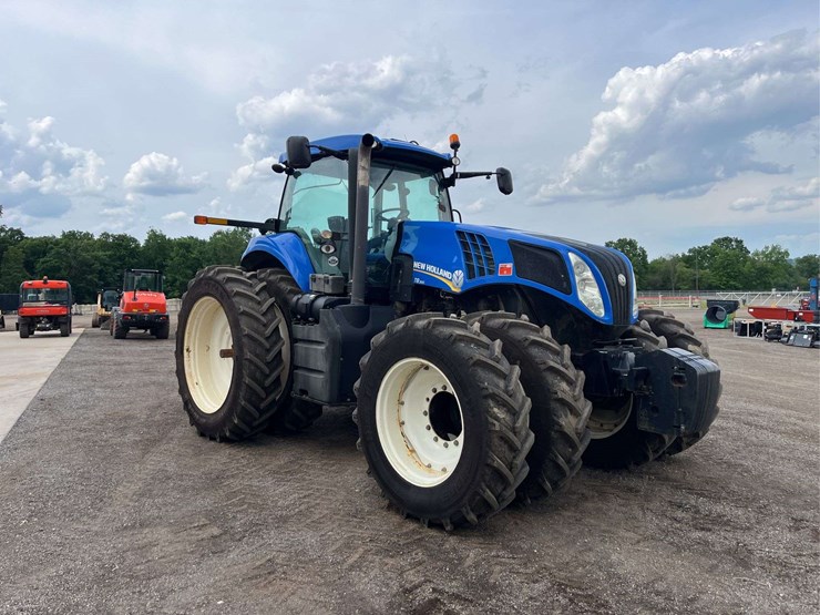 2012-new-holland-t8.300-image-3