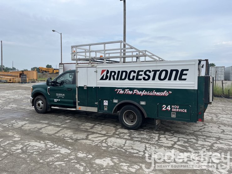 2017-ford-f350-sd-image-3