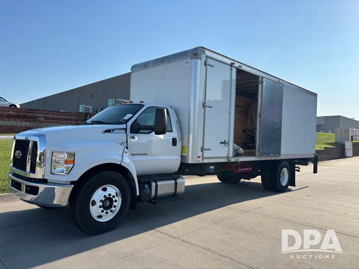 2023-ford-f650-image-1