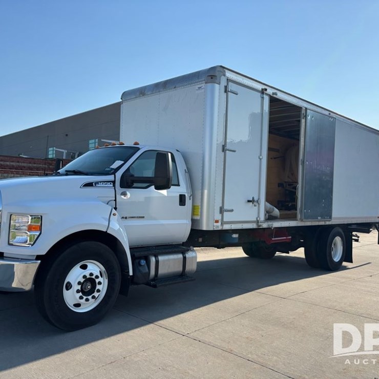 2023 FORD F650
