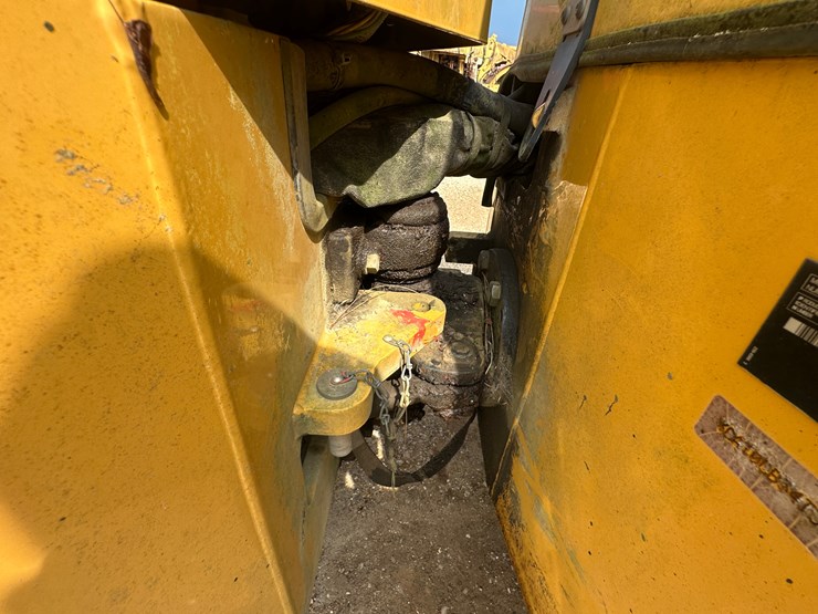 caterpillar-cb34xw-image-16
