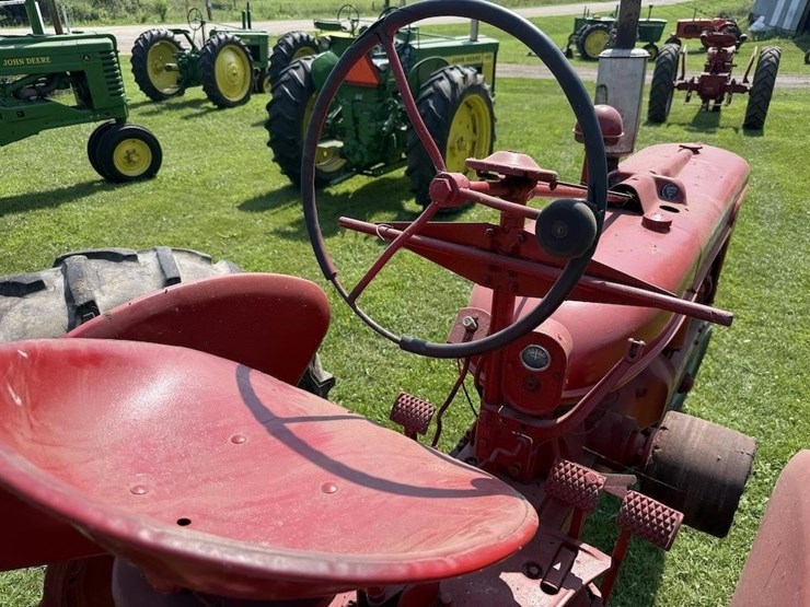 farmall-h-tractor-image-11