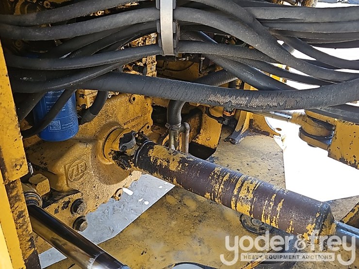 2005-deere-544j-image-10