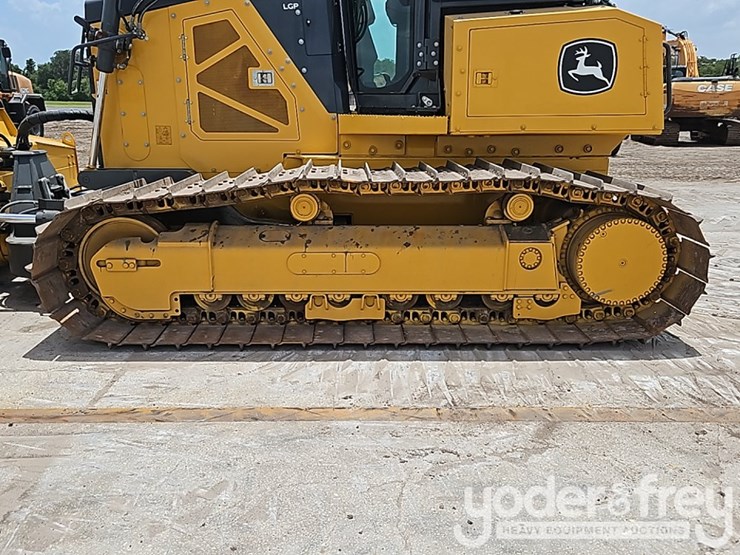 2022-deere-850l-lgp-image-22
