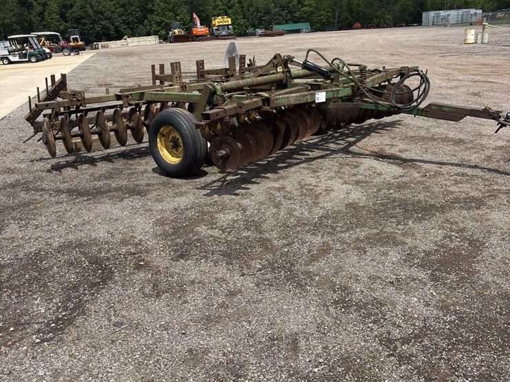 john-deere-15-image-1