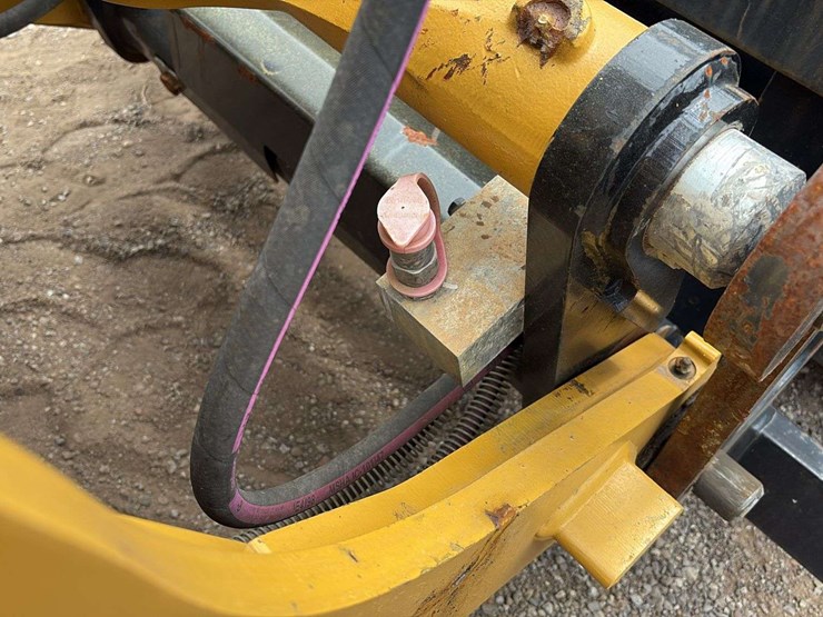 2022-caterpillar-906m-image-29