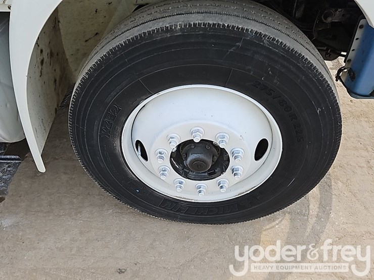 2017-international-durastar-4300-image-26