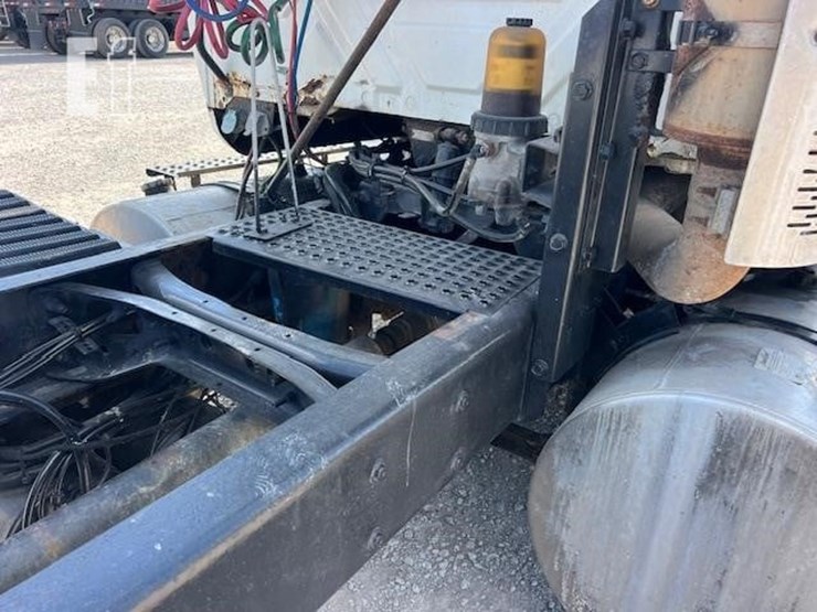 2007-international-transtar-8600-image-23