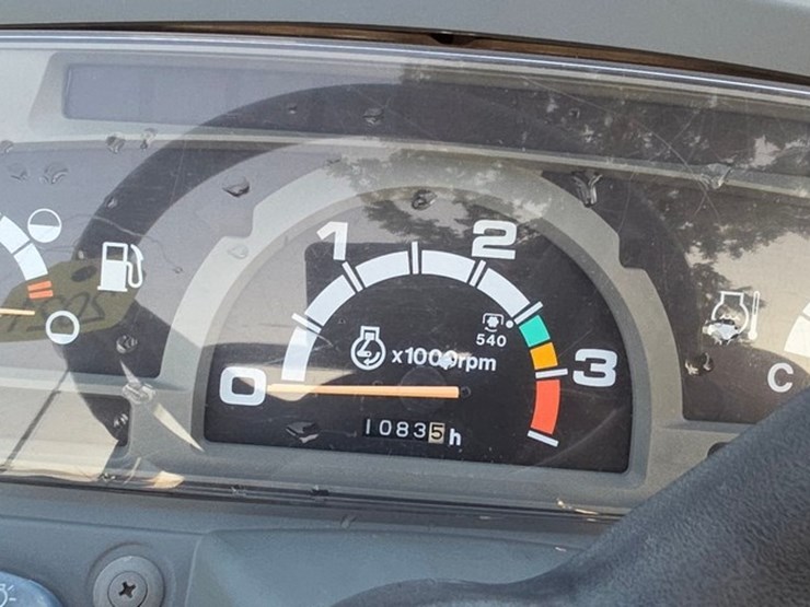 2017-massey-ferguson-gc1705-image-38