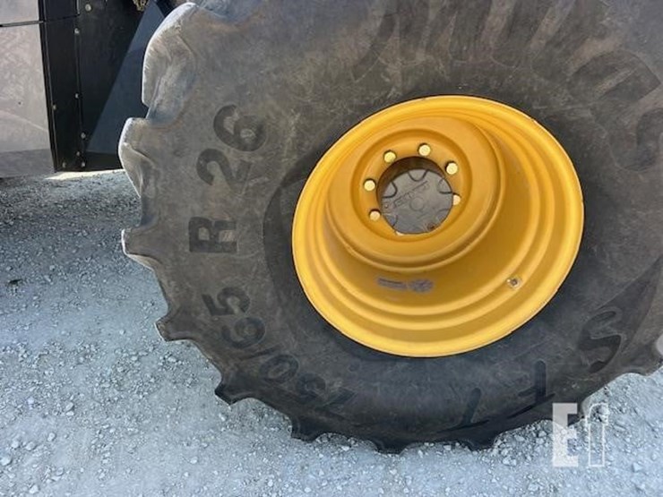2015-claas-lexion-740-image-51