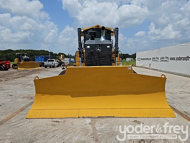 2022-deere-850l-lgp-image-16