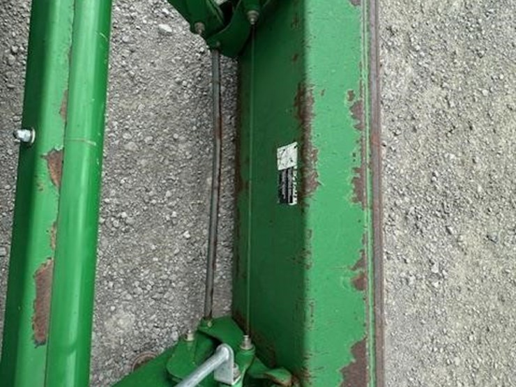 2011-john-deere-4720-image-19