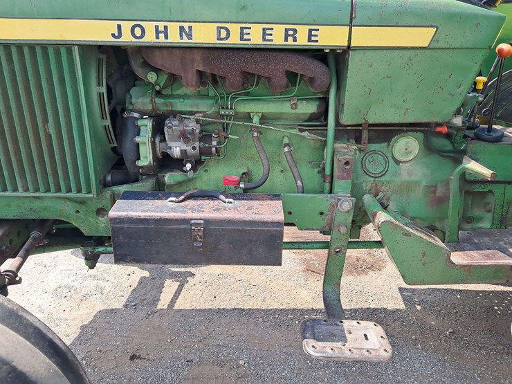 1979-john-deere-2440-image-11