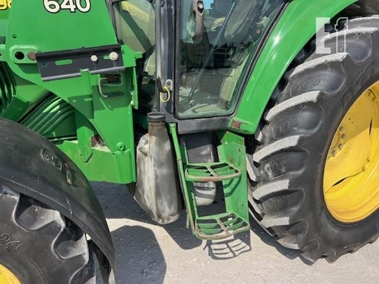 john-deere-6415-image-37