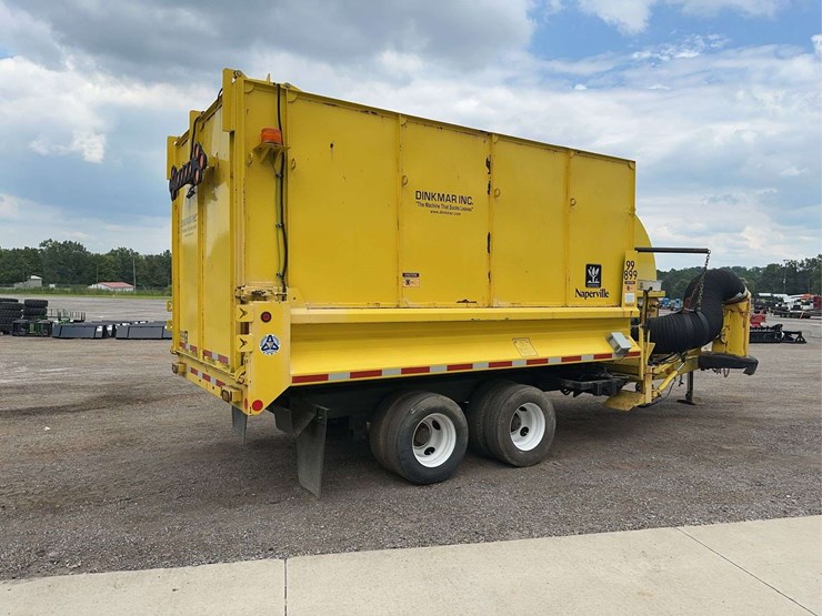 2009-dinkmar-sc-25-muleself-contained-leaf-vac-image-3