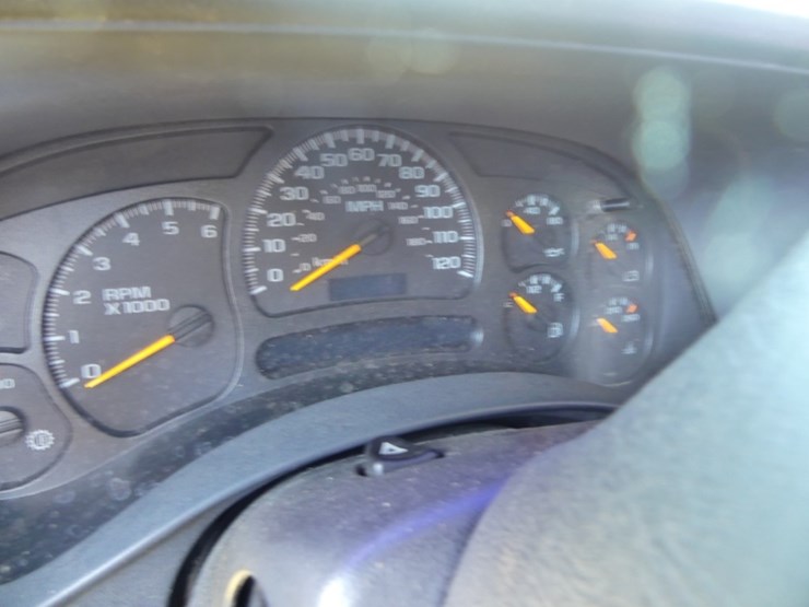 2003-chevrolet-3500-image-13