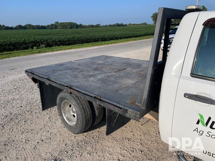 2009-gmc-3500-image-30