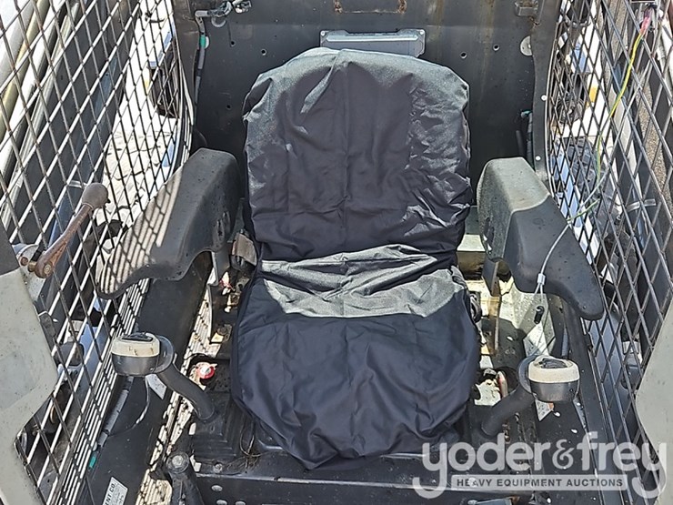 2015-new-holland-l230-image-20