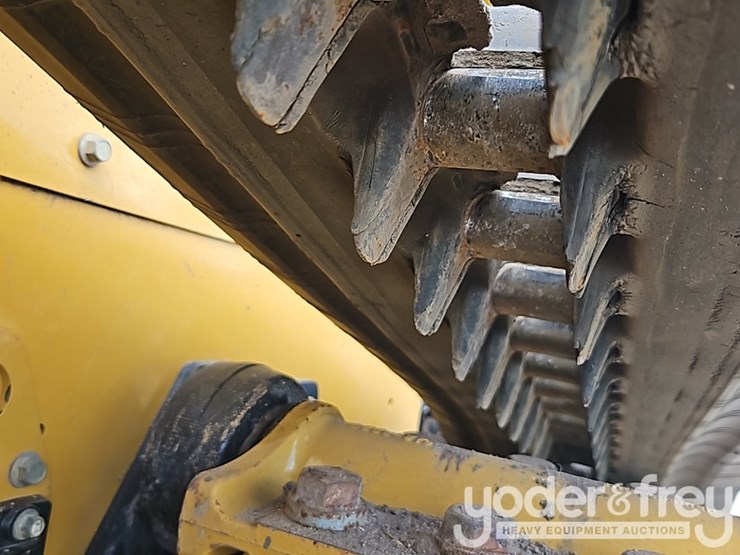2022-caterpillar-259d3-image-13