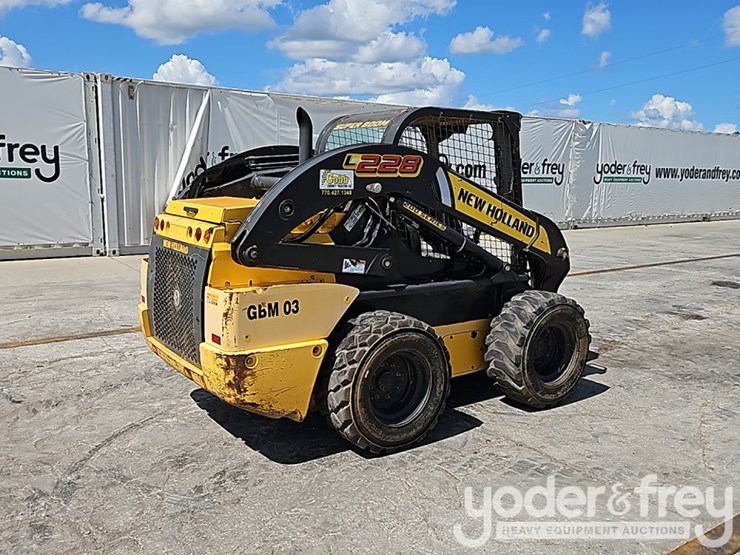 2018-new-holland-l228-image-4