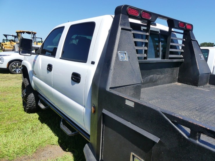 2005-chevrolet-3500-image-9