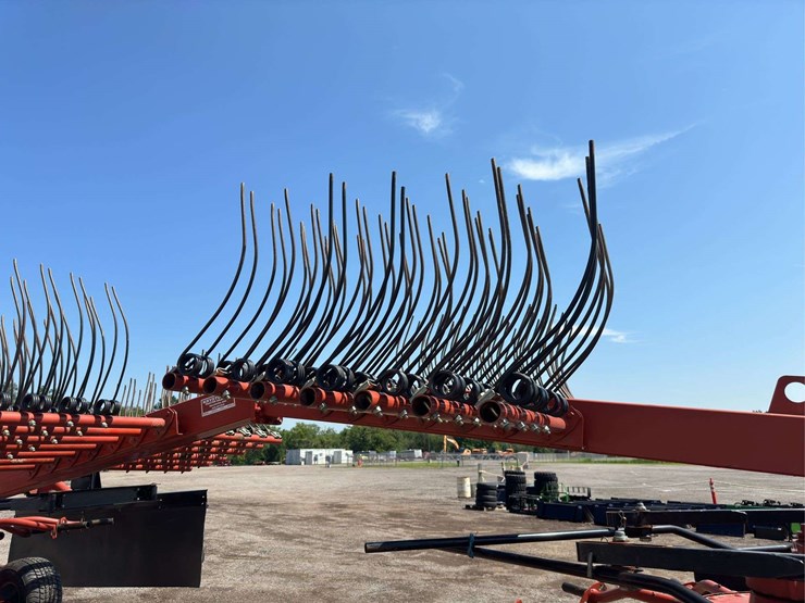 pequa-double-basket-rotary-rake-image-19