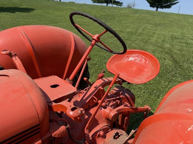 case-dc-4-tractor-image-9